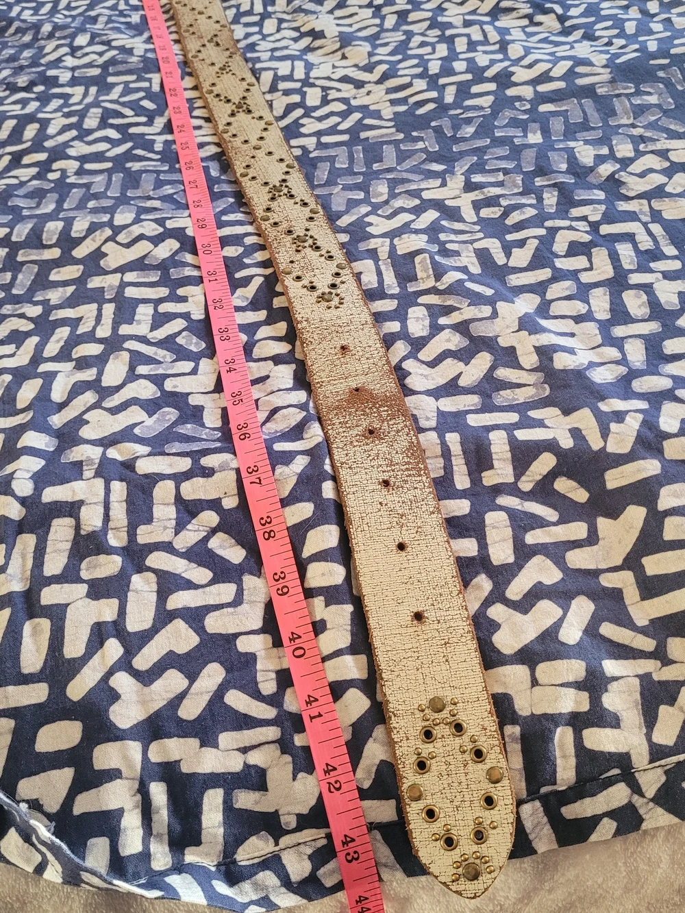 NWOT Frye White and Brown Textured Leather Women's Belt with Brass Accents